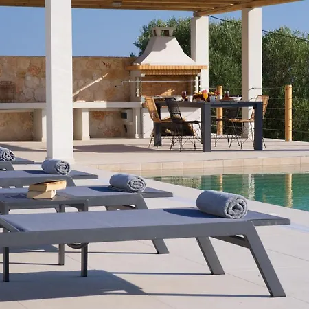 Exclusive Sea View Madelaine *