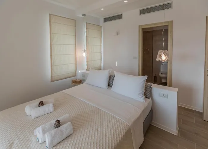 Exclusive Sea View Madelaine Villa *